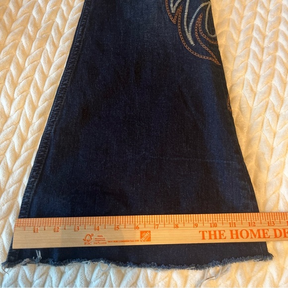 Shyanne Dark Blue Flared Jeans with Embroidered Detail Size 32 Bell bottom - Picture 13 of 13